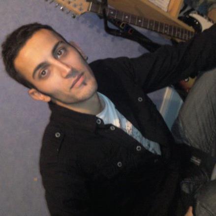 Papa comblé, fan de CemilOnline, PoétiqueHello :)Vote sur ma page http://t.co/RWtdXbkopb