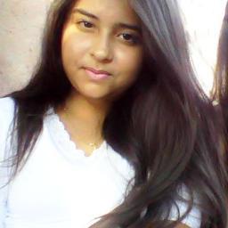 Percebi que era fã , quando no meu pensamento só vinha ele , e quando o meu sorriso , passou a depender do dele . (@luansantana) 3