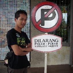 muslim, student, traveling, baca buku, diskusi, mendaki, humoris, adventure, social, comunity radio,,,