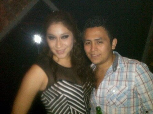Nacida en Mérida Yucatán México! Si eres amable conmigo, yo lo sere contigo,asi de facil! Amo a mis cuñados los MALV'S y obvio al amor de mi vida Juan C.