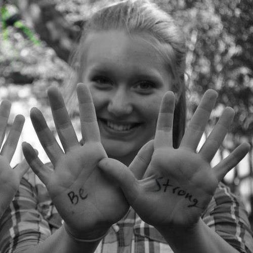 I follow back(: I LOVEEEE ONE DIRECTION!