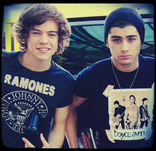 OneDirection860's profile picture. Heys guyyyys! My name is Lea ,i'm a directionner,belieber , and mixer :) Follow me! YES I follow back :)