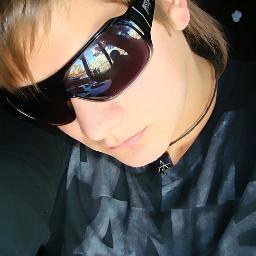 Me llamo valentina fans del hombre mas adorable (ariel osses) me encanta como es siempre lo voy a apoyar soy muy amigable si me quieres conocer sigueme