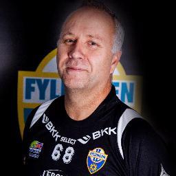 IT-sjef i Forlagshuset V & B, men døgnets øvrige timer brukes på håndball i ulike fora. Uttrykker kun personlige meninger.