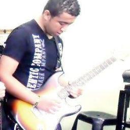 Olá sou o Igor tenho 17 anos de idade nascido e criado na cidade de Osasco sou um Guitarrista evangélico to na igreja etc....
