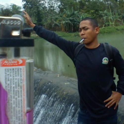 suka berteman