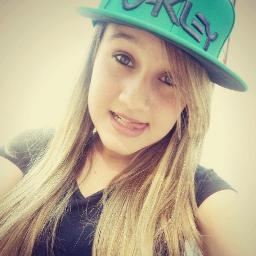 Ei pequena, mesmo com todos esses problemas, sorria.