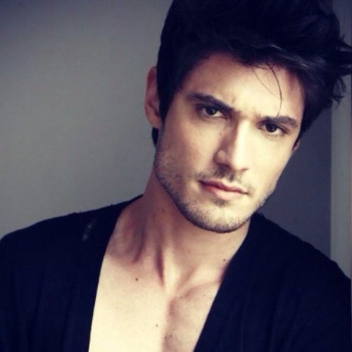 Modelo, ELO Managemente - SP , 23anos ,Escorpião: Ninguém me conhece o bastante para me descrever, e é por isso que eu continuo surpreendendo as pessoas.