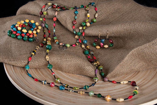 Uganda Beads is a symbol of hope for displaced persons in Uganda.  Through the sale of hand-made, recycled paper beads and jewelry, UB gives an alternative.