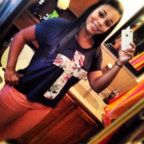 datgurlBANGAxo's profile picture. God. Family. Basketball. Seniors '13.