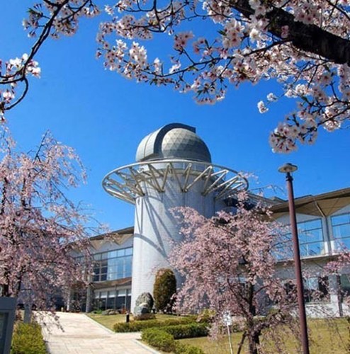 岐阜県安八町にある生涯学習センターの公開天文台「ハートピア安八天文台」の公式アカウントです。天文現象や行事、お知らせなどをつぶやきます。（写真添付あり）皆さまのフォロー、リツイートよろしくお願いたします。