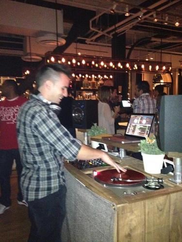 djwillhernandez's profile picture. 