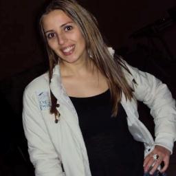 18  anos, gremista, virginiana, calma, teimosa e ciumenta ;)