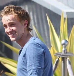 This is a Singaporean @TomFelton Fanbase. This is NOT @TomFelton. Supporting @TomFelton in whatever he does. Amelia tweeting!;)