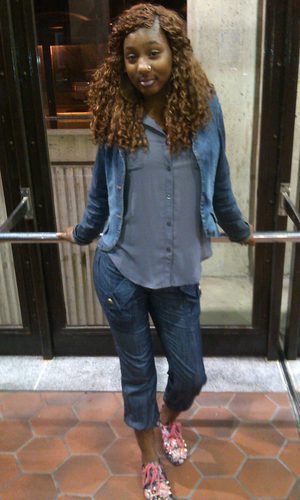 - Ah Bitch That Standss Her Groundss .♥. MeMySelf && I F.O.E = )