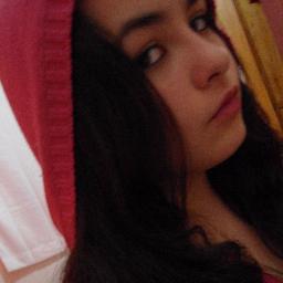 Não sou perfeita,tenho muitos defeitos,sou marrenta,carente,meio nerd,apaixonada por:musica,filmes,jogos. sou chata quando preciso e muito amavel quando quero3