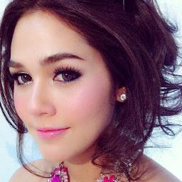 I'm UFO #NotReal instagram : chomismaterialgirl  present now! รักคุณเท่าฟ้า #ch3 and coming soon “Reya The Musical” ♥♥♥
