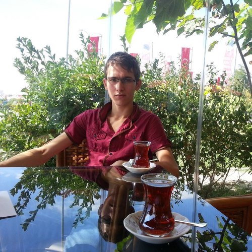 UyumezSamet's profile picture. 