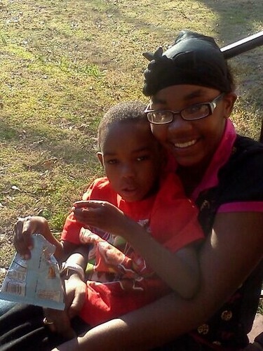 SINGLE AND LOVE IT GOT ONE CHILD AND II  LOVE MY LIL MAN 2 DEAD!!!