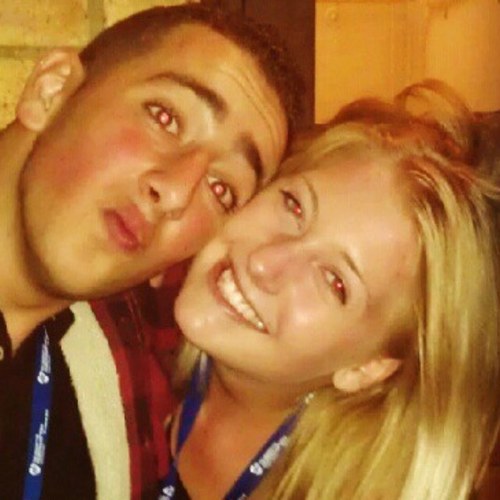 Lightweight university student with a tendency to laugh a lot. @Nicolegotbored makes my life complete.