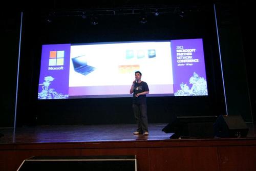 Microsoft Cloud Evangelist. Microsoft Licensing Specialist. Geek. MCSE. ♥Mathematics ♥Microsoft ♥Azure ♥Nike