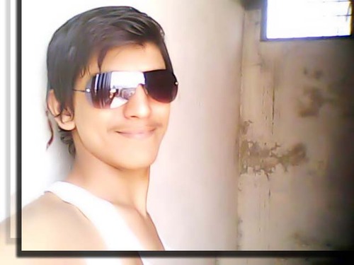 UmairNoor122's profile picture. 