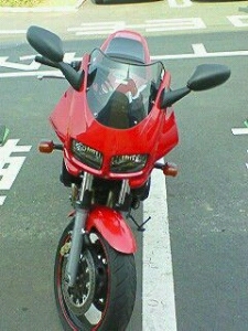 珍車FZ400に乗ってた