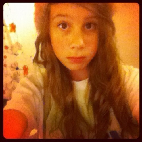 I follow back ,add me on fb http://t.co/IZq1a4iFYd also im in love with example and if you follow me im in love with you just ask for a shoutout x