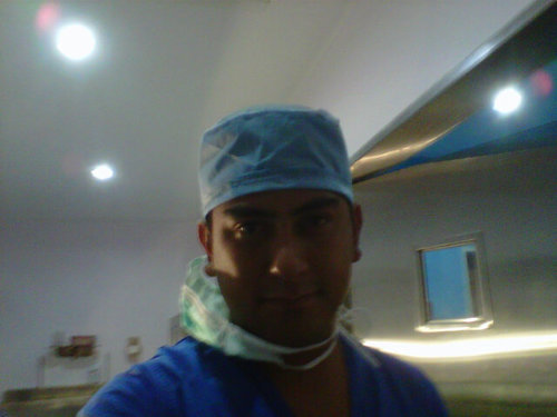 Cirujano LaparoscopistaEgresado de la UCV padre y trabajador en la lucha por una mejor Venezuela Urologia HUC