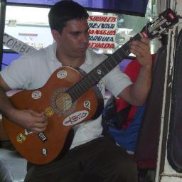 musico, trovador, compositor, escritor, comencé a los 19 años a cantar en el transporte publico en  principales ciudades de venezuela,maracay,valencia y caracas