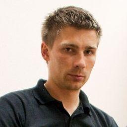 Менеджер по связям с реальностью. 

Faixa Azul