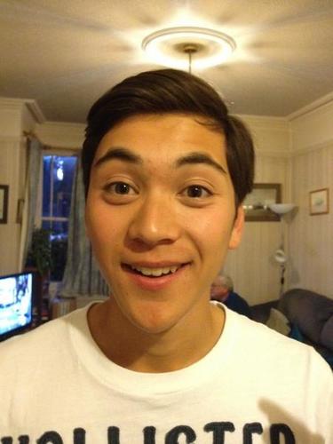first Jonathan Raggett fan support ♥ he tweeted 12x and followed