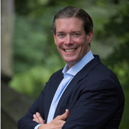 Author of GIRL IN THE MOONLIGHT, published May 2015 by William Morrow HarperCollins.