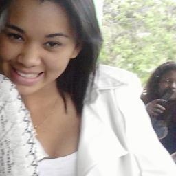 Olá , Sou Julianna Ramos . Tenho 16 anos e sou do Rio de Janeiro e é só isso :)