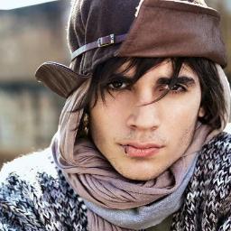 aki é
guitarra na mão
rock na alma
e funk no xão