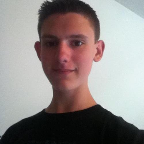 james_yeary's profile picture. yankee fan, video game addict, school sucks and always will, sleep- late person, bored so i set up a twitter: enjoy.