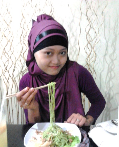 CyLPhi3's profile picture. Likes all of foods in the world..(Hmm..), Very loves travelling... ('^_^')