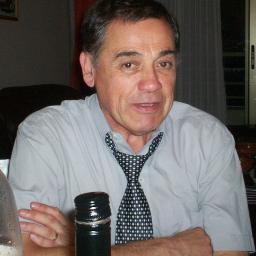 L VLetelier,apolitico.clerofobico.Deportes,lectura,musica.apruebo.