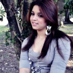 Sou isso hoje amanhã, já me reinventei. Reinvento-me sempre que a vida pede um pouco mais de mim. Sou complexa, sou mistura, sou mulher com cara de menina.