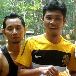 Santri_Nggadur's profile picture. Saya pikir hidup itu untuk bersenang-senang. Ternyata hidup itu untuk bersyukur. #SayaPikir