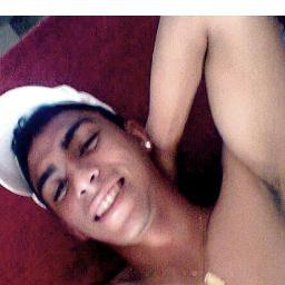 18 anos,amo minha família, meus amigos, curto a paz. ,