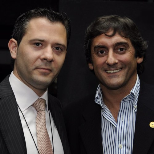 Hincha ante todo. Socio del + Grande: RIVER PLATE. Economista. MBA. Conductor 100%SEGURO. Director C&C.