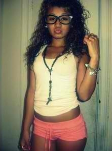 Im Alexiss jaylnn Perez. If u wanna know more ask..... Oh an Btw Im Single. follow my twifey @Bahjas_Twin_Nae