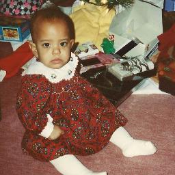 comma_ria's profile picture. black and always in search of a snack