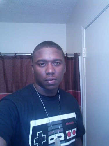 IM 25 A VERY PRODUCTIVE HUMAN BEING..LOVES HIS FAMILY AND ENJOYS TO COOK..ANYTHING ELSE U WANNA KNOW ..MSG ME....