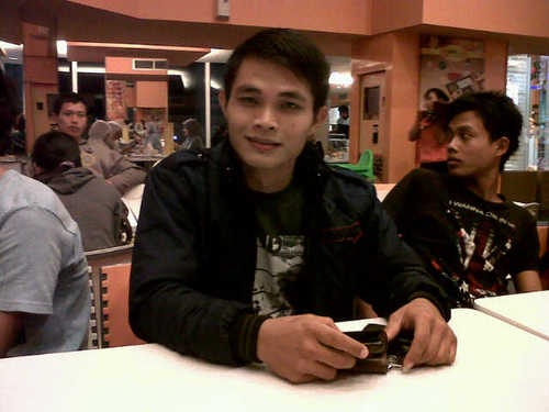 teguhpiscesblue's profile picture. Baik