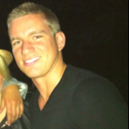 Simon Fraser University student| world traveler| reality tv junkie| future entrepreneur|