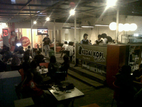 Fried Chicken N' Steak, Kopi Medan Teh Tarik & Milk Shake, Outdoor n' Indoor Concept