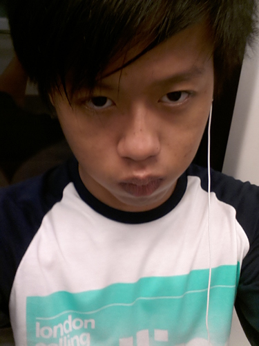 tough guy, love to play soccer , love music , single , live in Singapore , studying diploma in science , follow me fellas :D