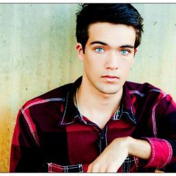 TheFootePrints's profile picture. http://t.co/ywROwAfeub